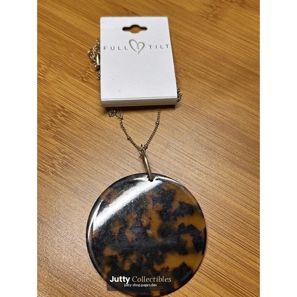 full tilt tortoise print round pendant necklace resin nwt